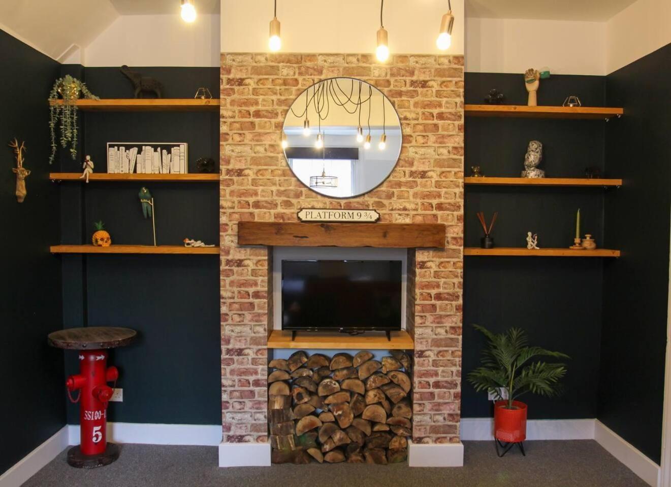 Studio-Sleeps 4-10 Min H Potter-17 Min London Watford  Exterior foto
